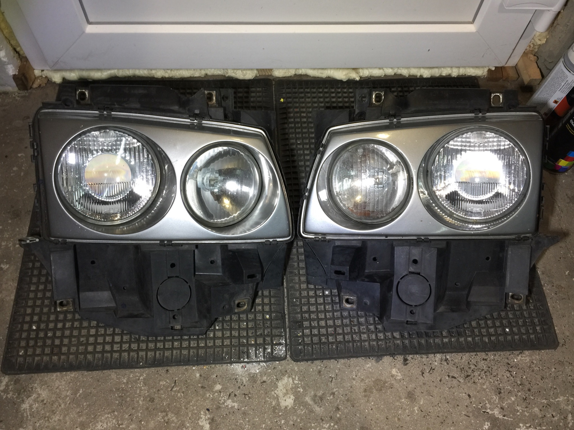 Фары vw t4. Фары Projektzwo VW t4. HELLA Black VW t4. Фары HELLA на Фольксваген т4. Project ZWO t4 фары.