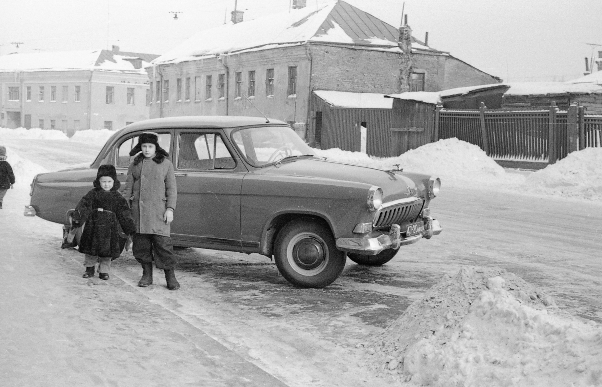 машины в москве старые