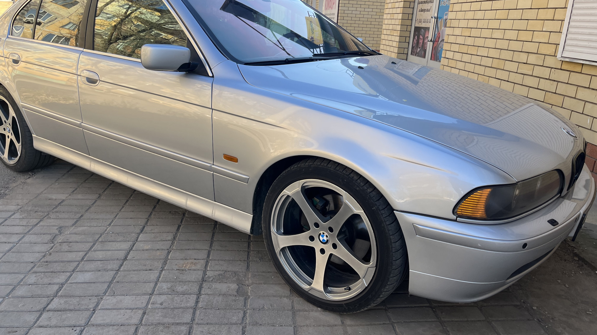 Продажа BMW 5 series (E39) 2002 (бензин, АКПП) — с историей обслуживания —  DRIVE2.RU