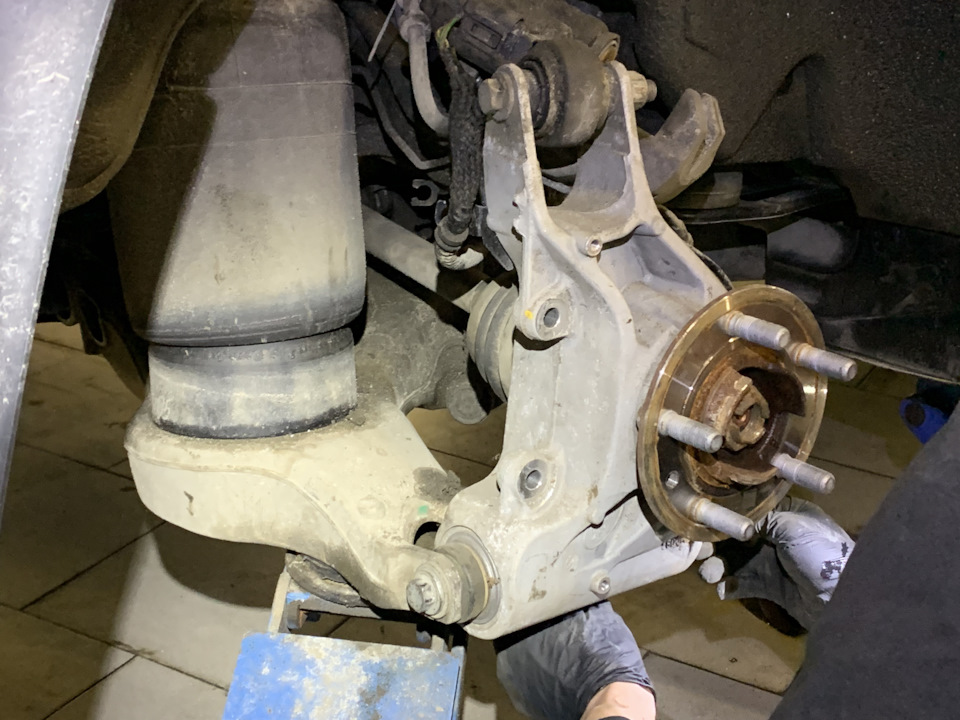 Новый кулак на месте — Land Rover Range Rover (4G)