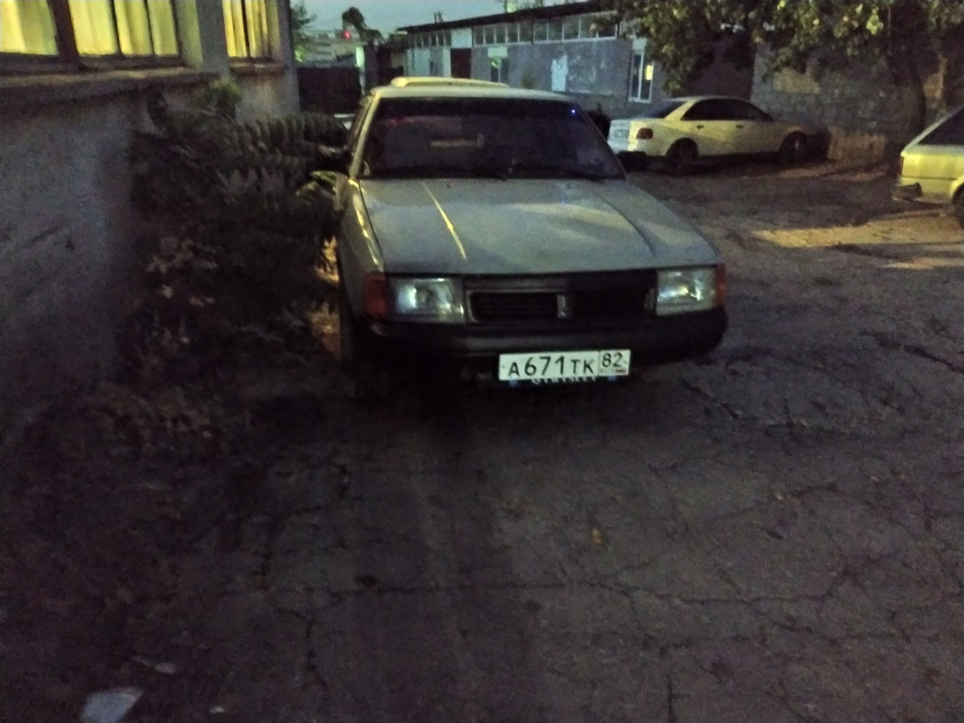 Фара левая — Москвич 2141, 1,6 л, 1991 года | поломка | DRIVE2