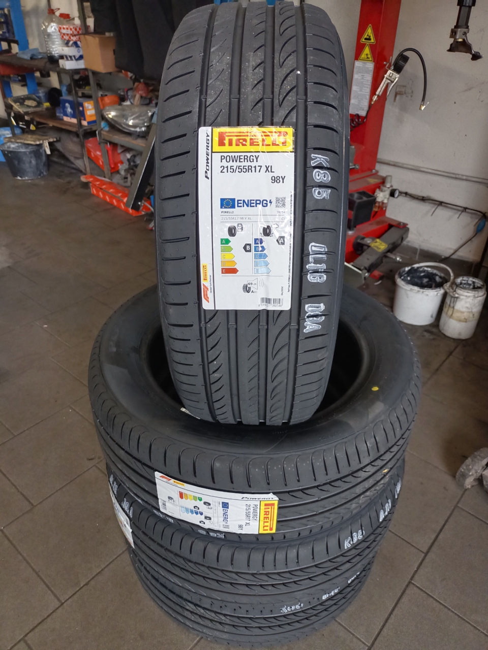 Pirelli powergy 235 45 r18 отзывы. Pirelli Powergy 235/45 r18 98y. 215/55 R17. Шина Pirelli Powergy 225/50 r17 98y. Пирелли формула 97 ХЛ 215 55 16.