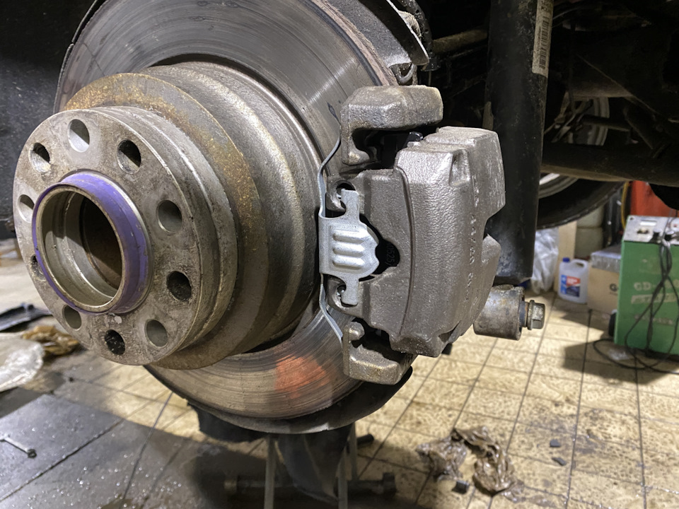 Не тормози — сникерсни — BMW X5 (E70), 3 л, 2008 года | расходники | DRIVE2