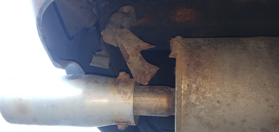 Отгнившее крепление… — Mitsubishi Lancer IX