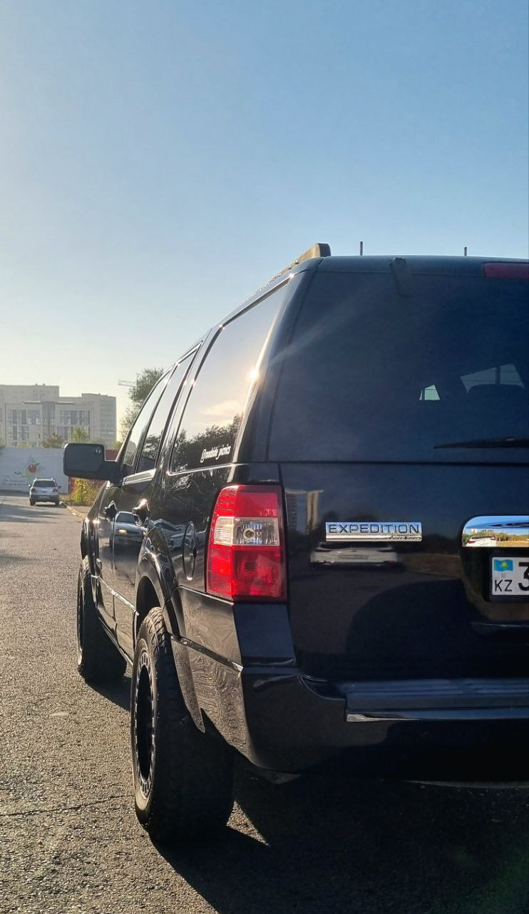 Фото в бортжурнале Ford Expedition (3G)