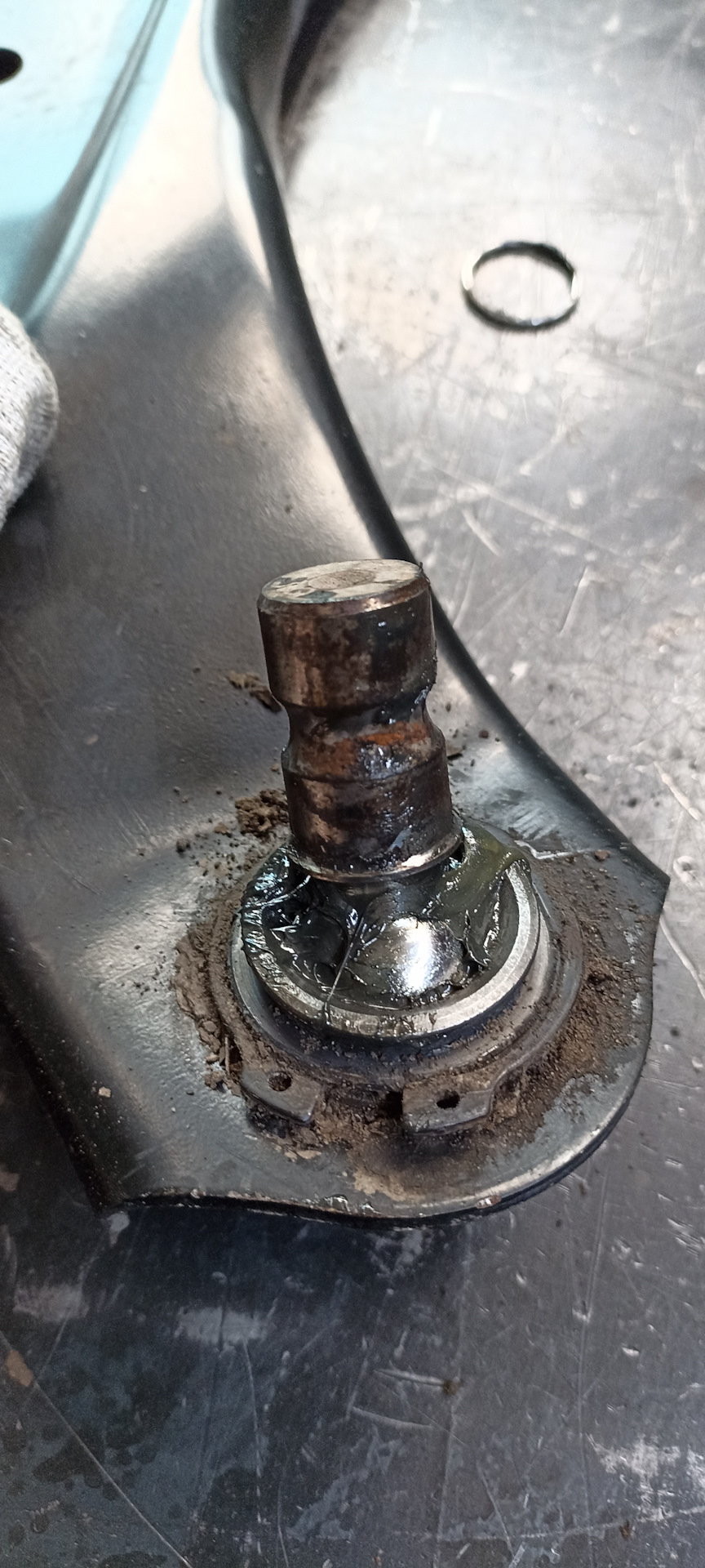 #070 Перепрессовка левого рычага (150477 км — 3.09.2023) — Nissan Leaf ...