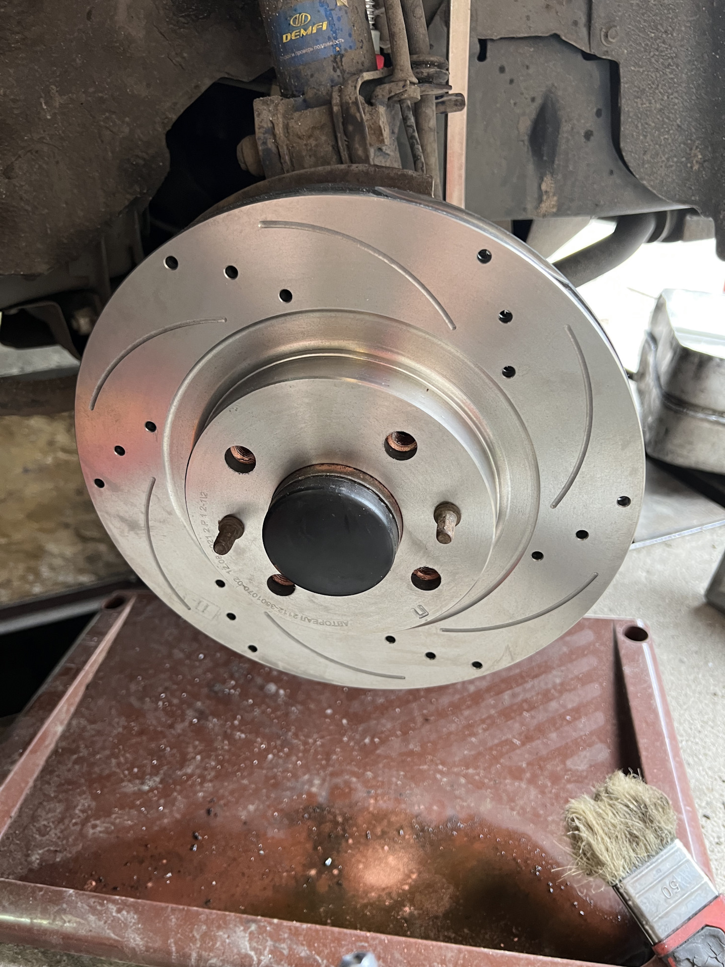 Замена тормозных дисков и колодок Лада гранта — Lada Гранта лифтбек, 1 ...