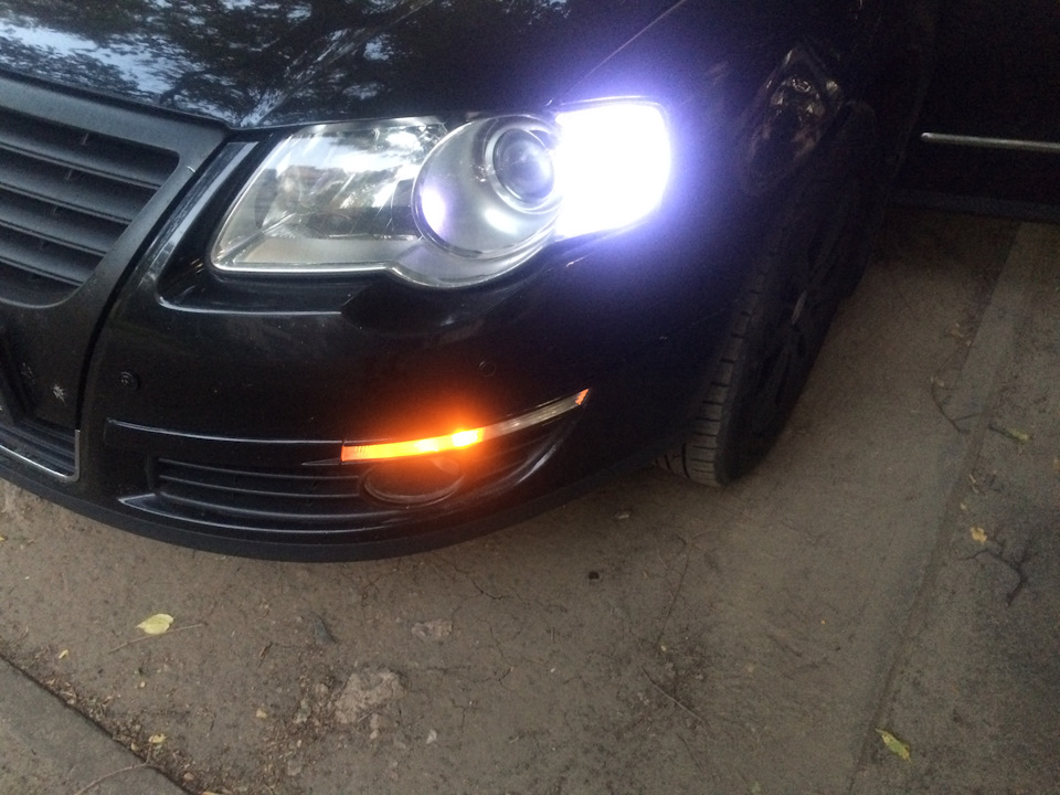 Габарит в поворотники — Volkswagen Passat B6, 2 л, 2007 года ...