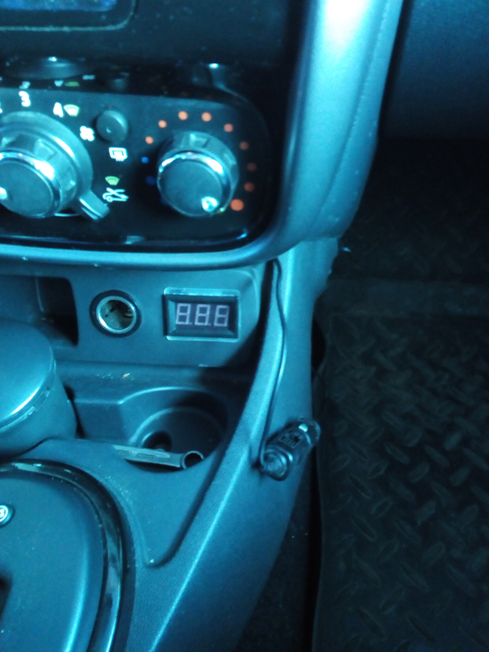 Вольтметр мне в дастер + температура двигателя — Renault Duster (1G), 2 ...