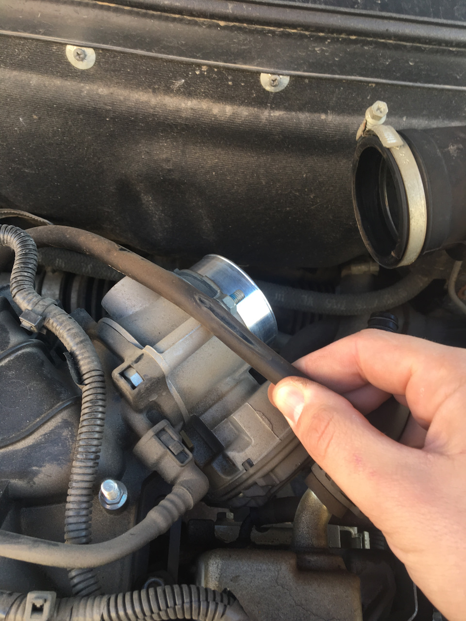 Почистил дроссельную заслонку — Lada Приора седан, 1,6 л, 2017 года ...