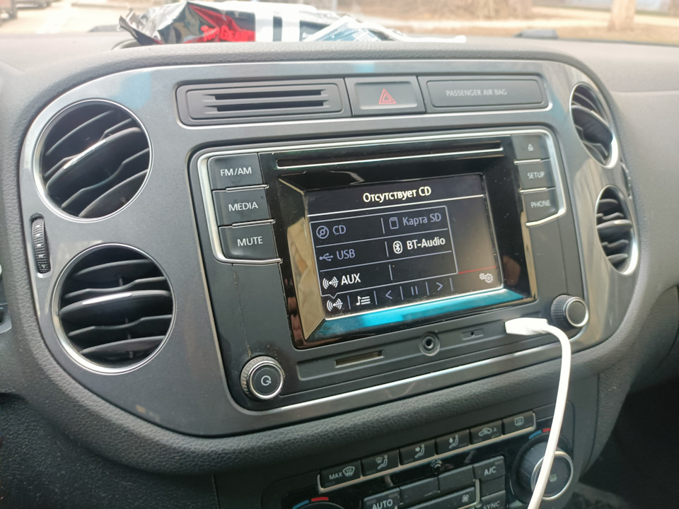 RCD 330G Harman, штатная магнитола VW на Volkswagen Polo Sedan ...