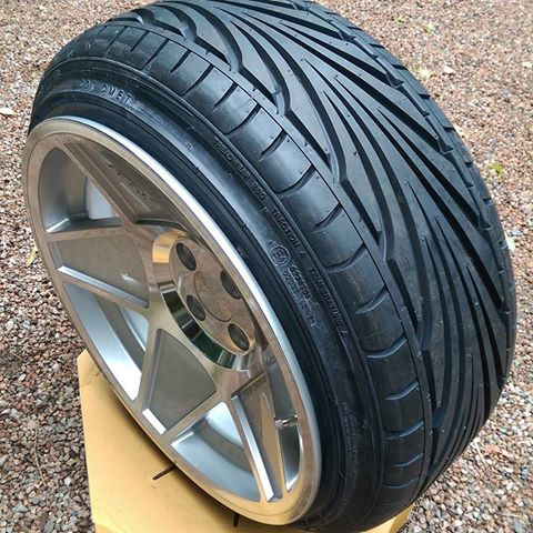 Шины toyo спб. Toyo PROXES t1r 215/35/18. Toyo t1r Treadwear. Toyo t1r 195/50 r15. 205/35 R18.