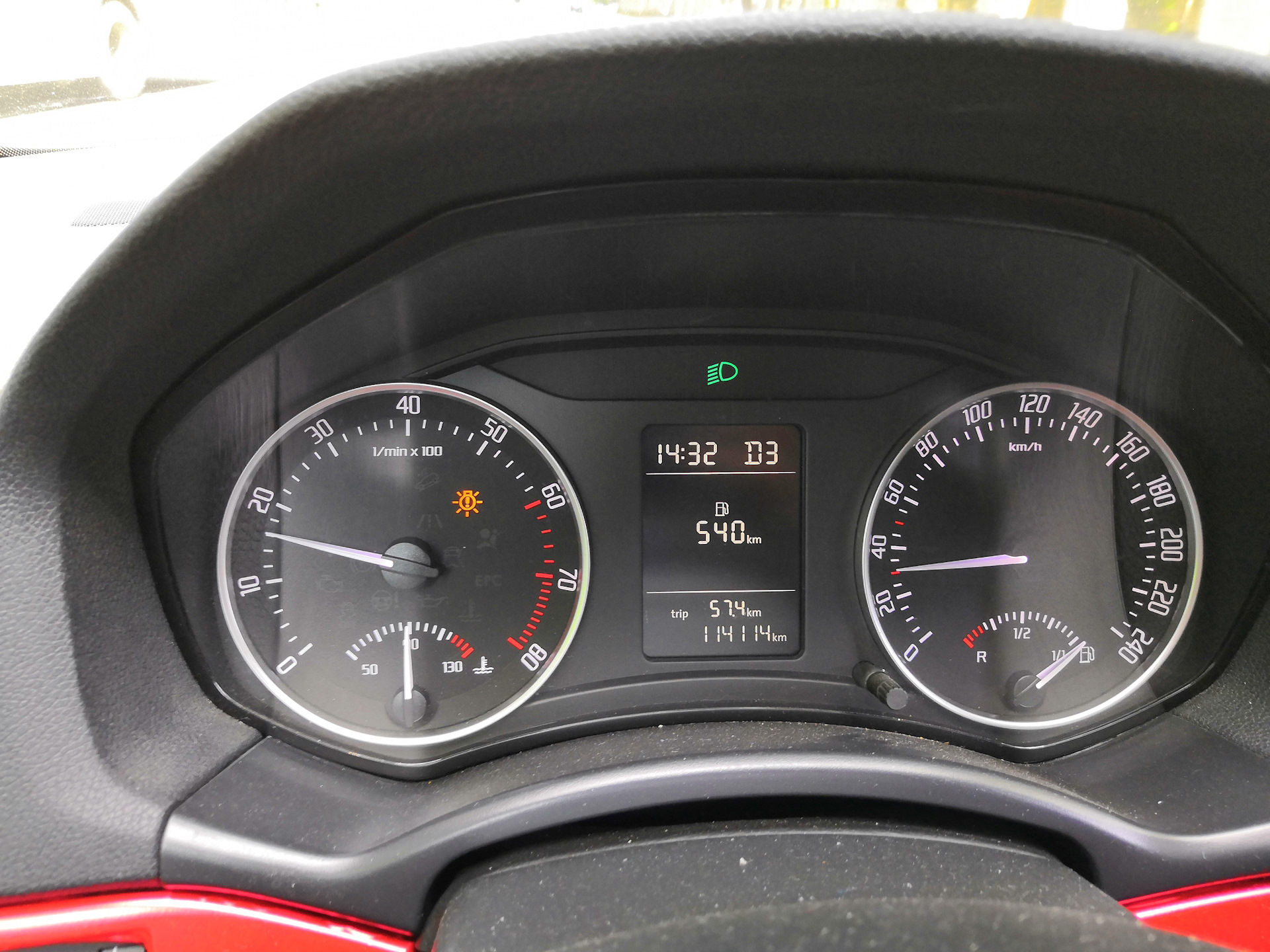 При проезде лежачего полицая машина тупит и даже глохнет — Skoda ...