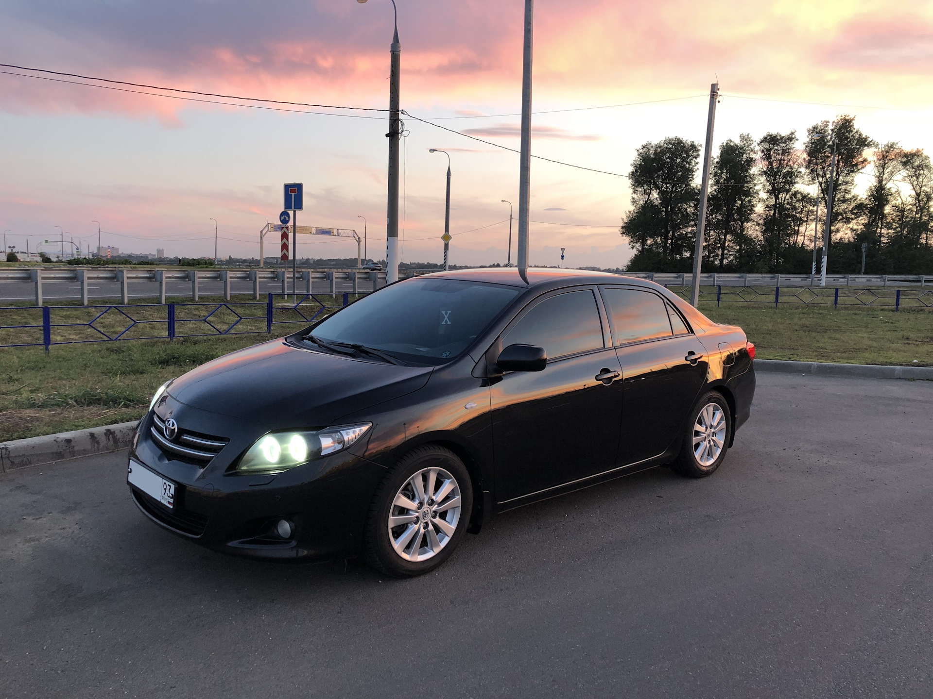 Королла 150 1.6. Toyota Corolla e150 заниженная. Toyota Corolla e150 занижение. Королла 150 занижение -30. Тойота Королла 2008 занижение.