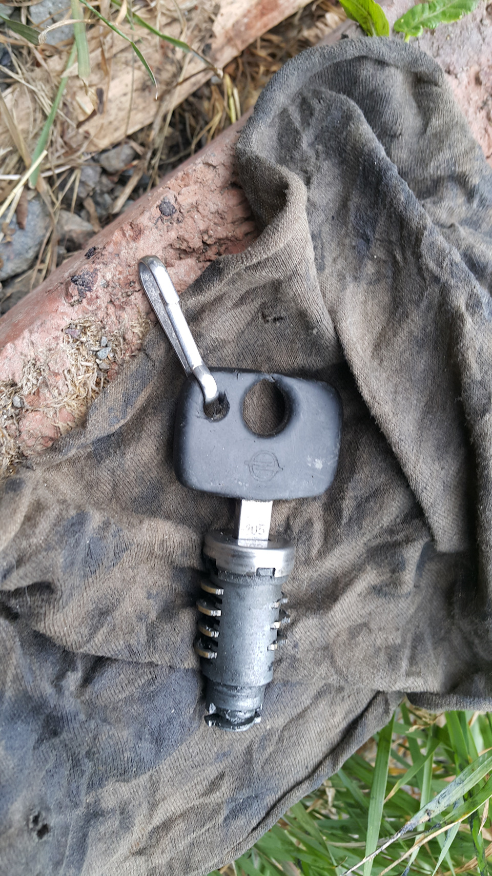 смазка механизма окна и замена личинки — Opel Ascona C, 1,6 л, 1984 ...