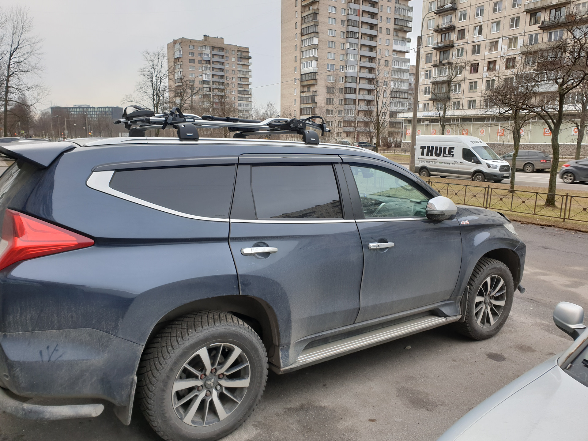 поперечины на рейлинги mitsubishi pajero sport 1. паджеро спорт рейлинги. паджеро спорт рейлинги. рейлинги на мицубиси паджеро спорт 3. рейлинги на паджеро спорт 1.