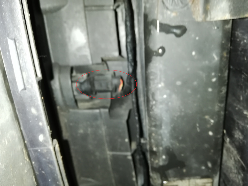 виновник — Audi A6 Avant (C6)