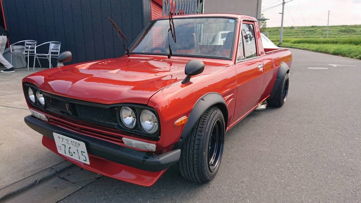 Короче старая. Ниссан Санни трак. Nissan Sunny Pickup. Nissan Sunny Pickup Truck. Nissan Sunny Truck Hakosuka.