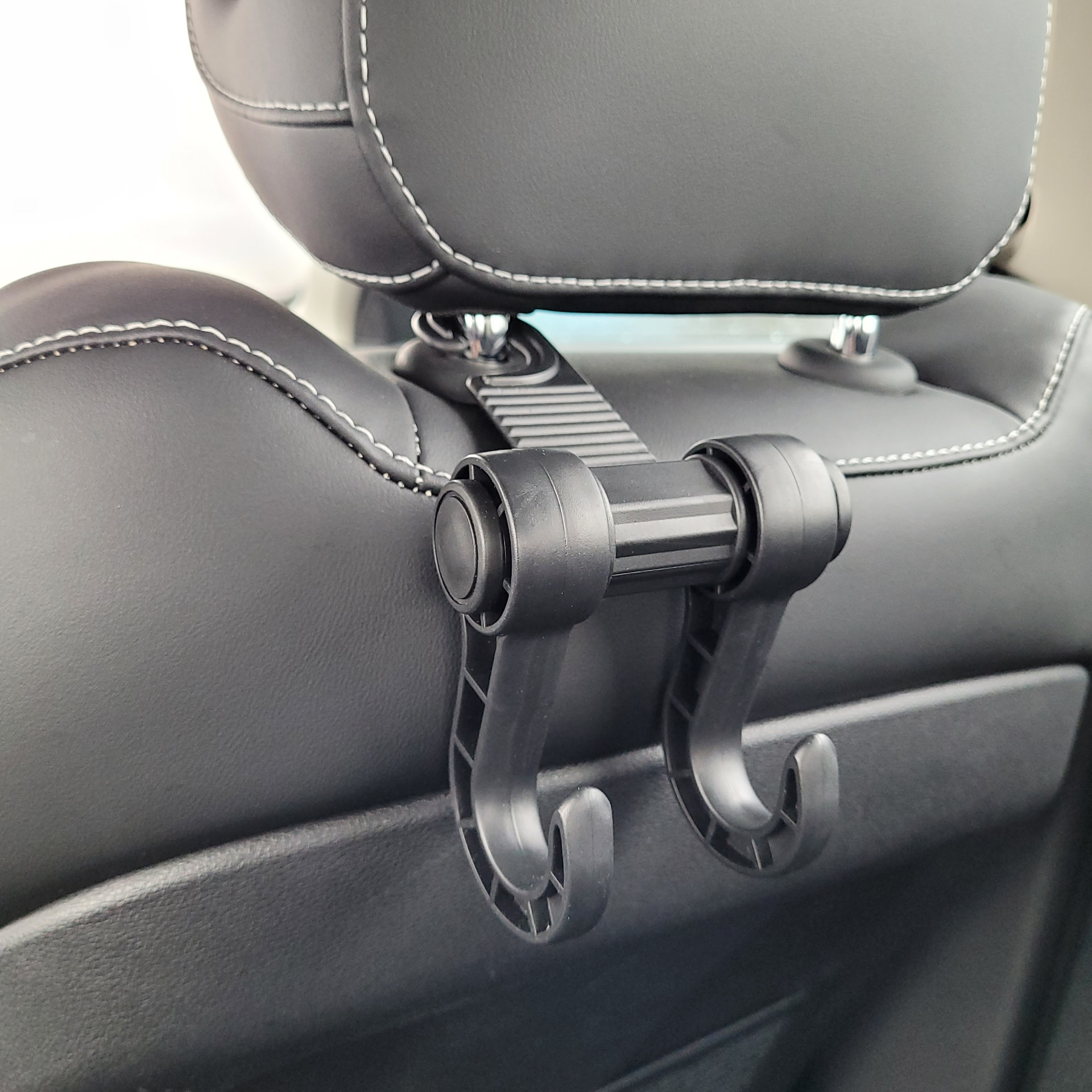 Крючки для пакетов — Geely Atlas Pro, 1,5 л, 2021 года | аксессуары ...