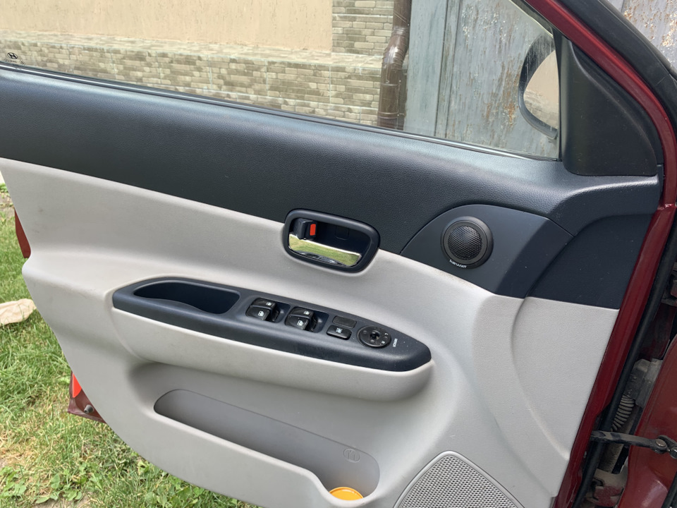 Пищалки в штатное место — Hyundai Accent (3G), 1,4 л, 2006 года ...