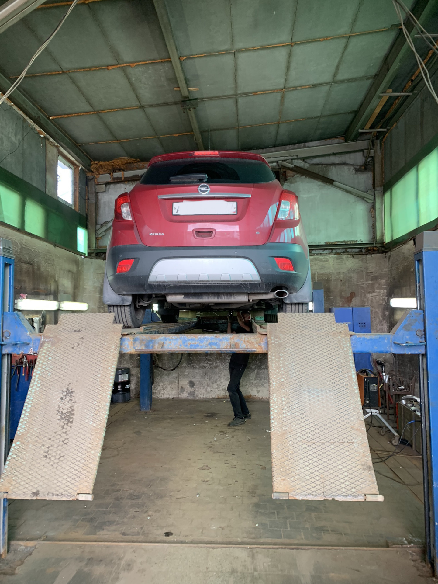 Прогорела гофра глушителя — Opel Mokka, 1,8 л, 2018 года | визит на ...