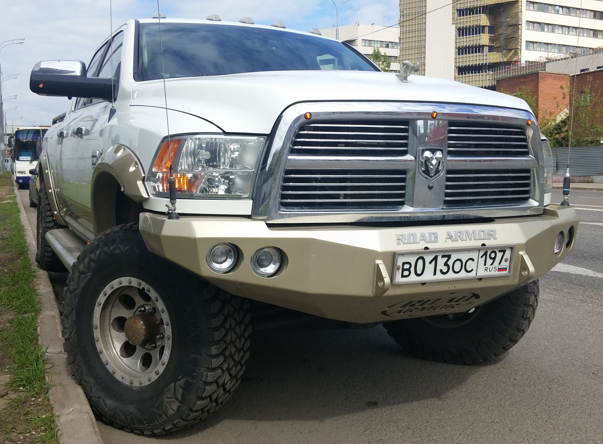 Дуга на бампер dodge Ram 2006