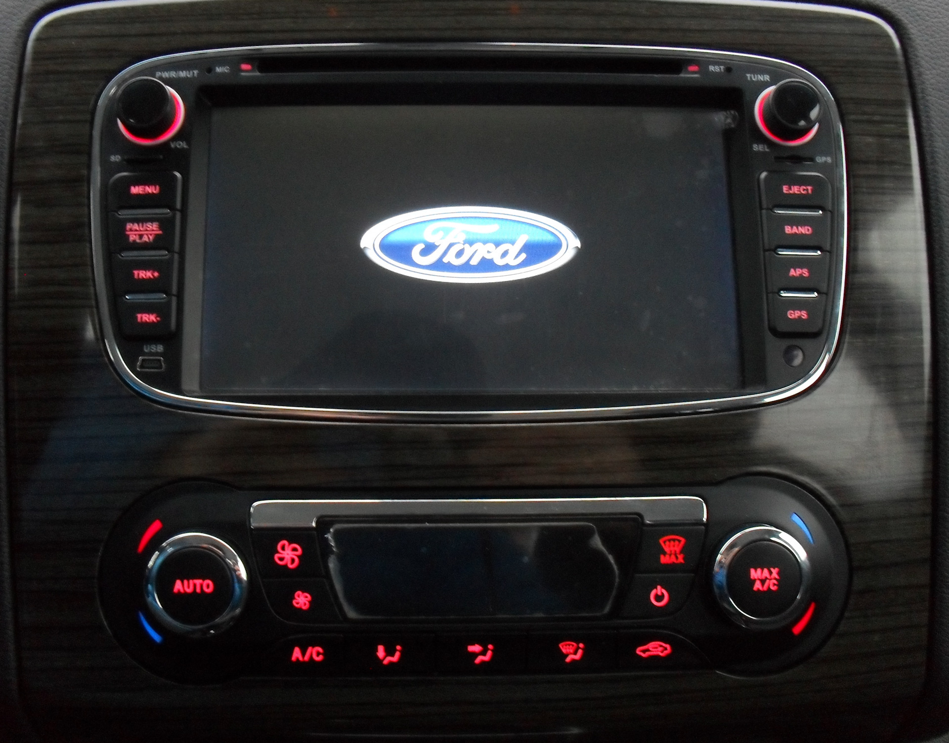 Магнитофон форд фокус. Штатная автомагнитола Форд фокус 2. Форд фокус 2 мультимедиа автомагнитола. Ford Focus 2 магнитола Android. Автомагнитола андроид Форд фокус 2.