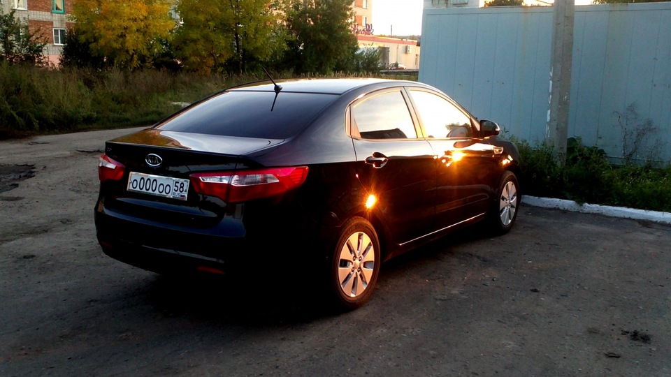 Kia Rio 2012 черная