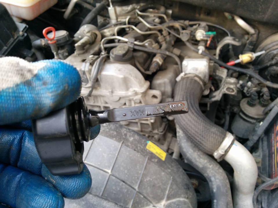 Гораздо удобнее смотреть уровень жидкости в бачке — SsangYong Kyron