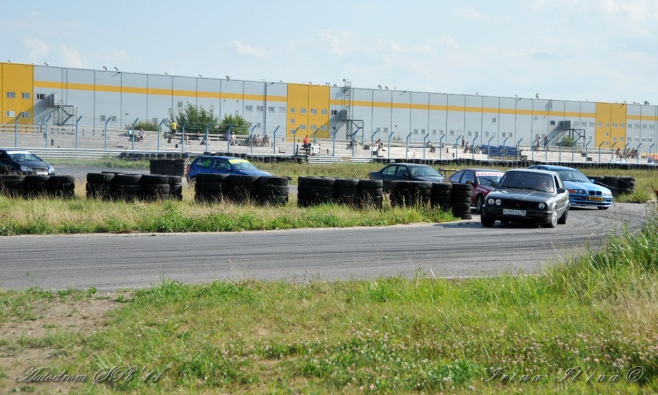 Автодром санкт петербург. Автодром в Санкт-Петербурге цены на аренду.