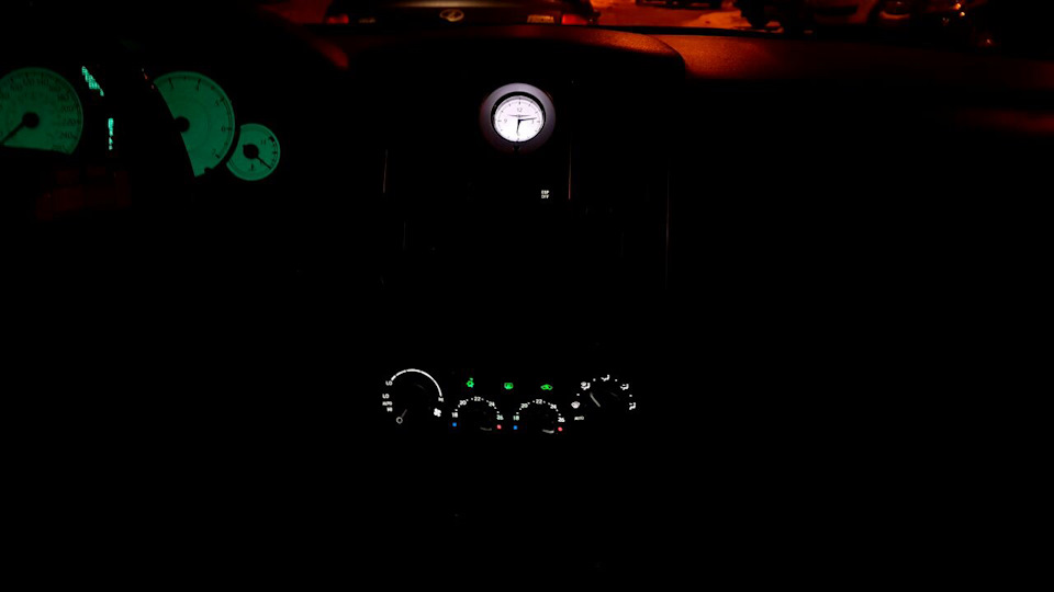 Перепайка диодов центральной панели — Chrysler 300 (300C) (1G), 5,7 л ...