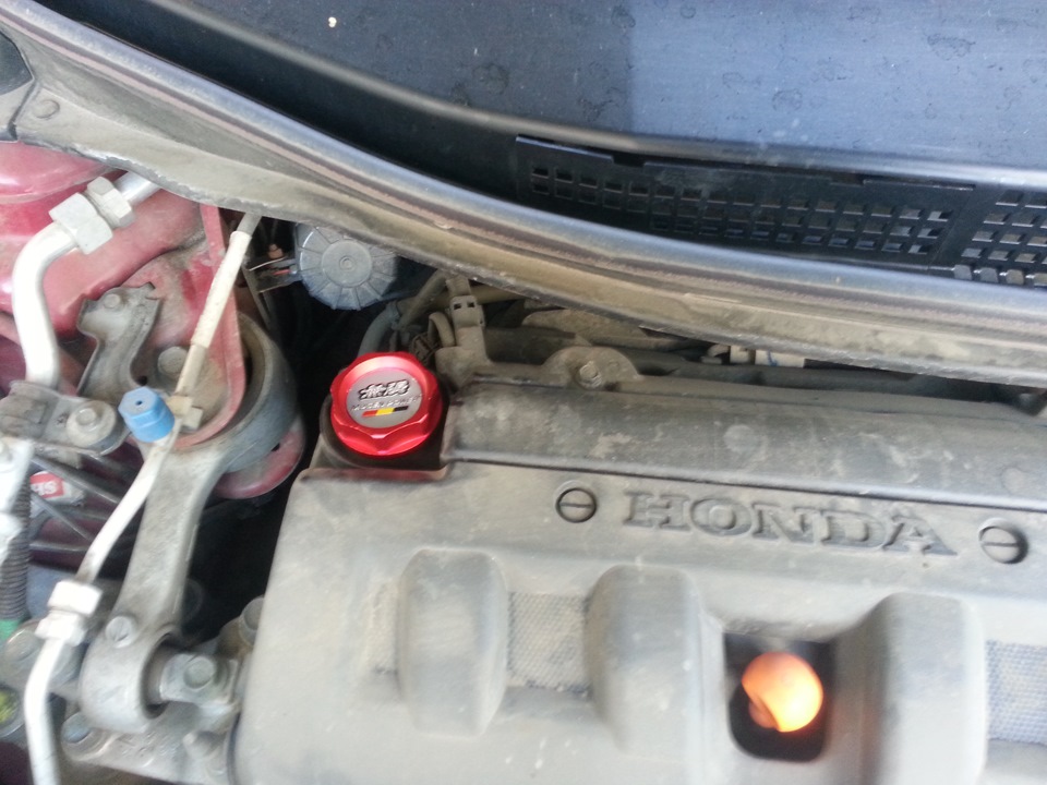 #1 крышка маслозаливной горловины — Honda Civic Hatchback (8G), 1,8 л ...
