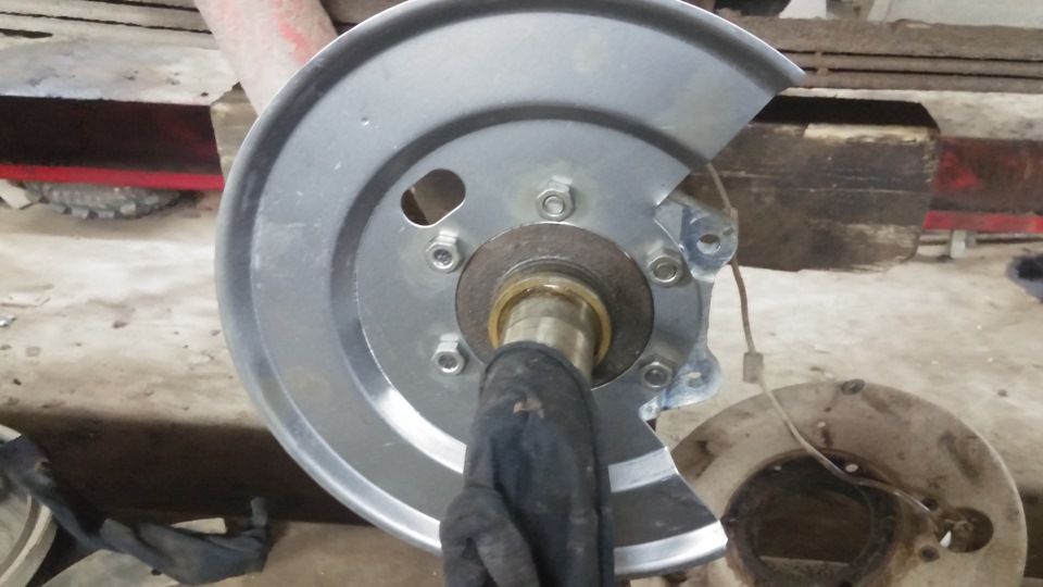 Руки дошли - заменил тормозные диски - УАЗ Patriot, 2,7 л, 2013 года своими рука