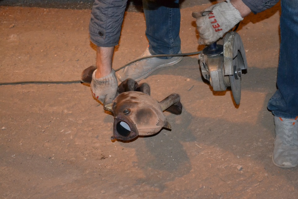 Вставка вместо катализатора. 8V, 1ДК. — Lada Гранта, 1,6 л, 2013 года ...