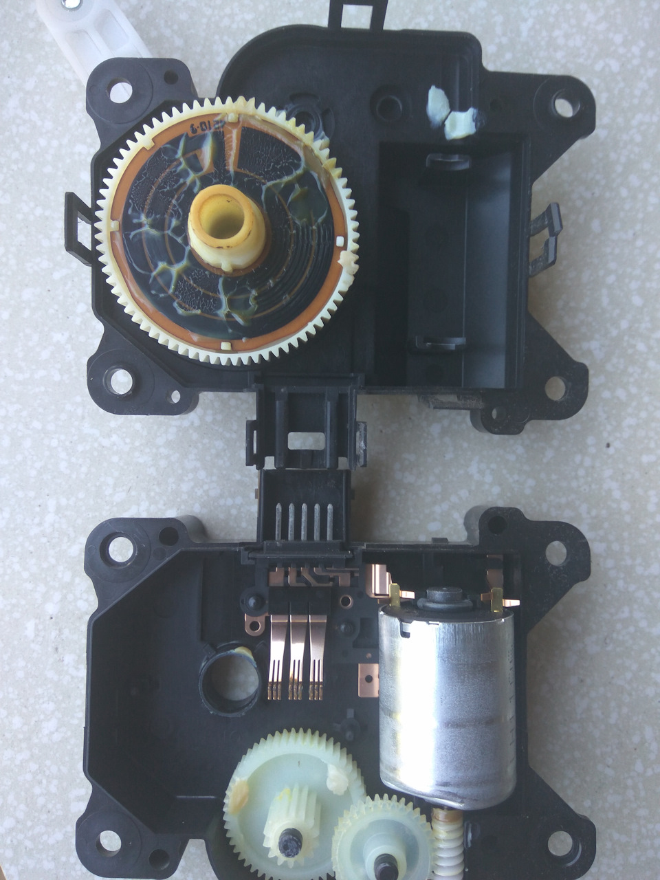 Правый, левый сервопривод — Toyota Avensis II, 1,8 л., 2007 года ...