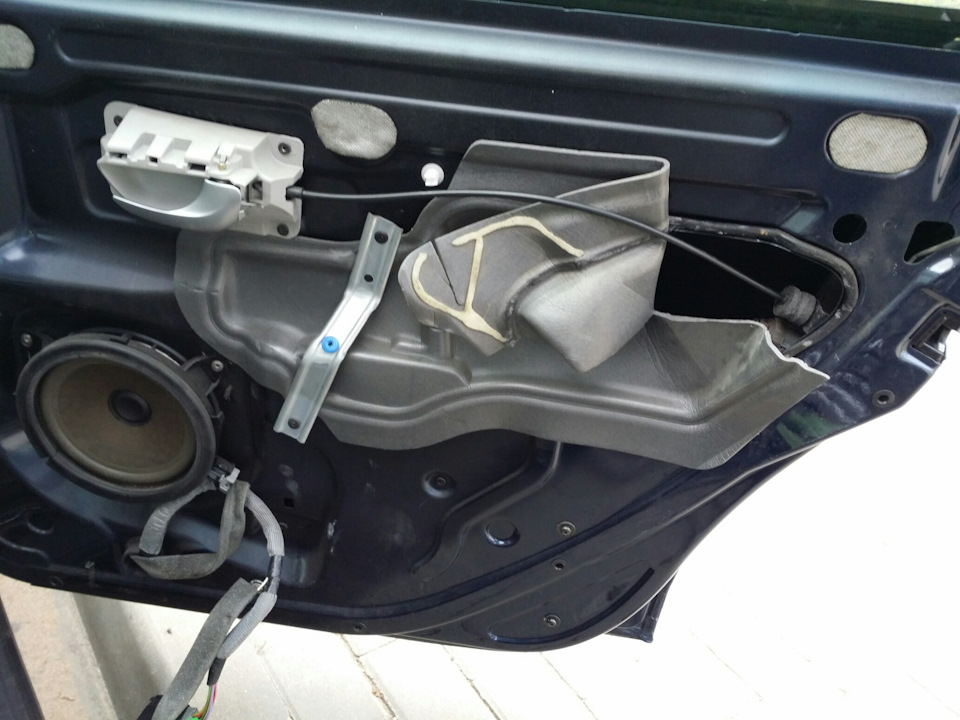 Купить Обшивка двери задней левой для Volvo S80 1998-2006 арт 22220337 по спец ц