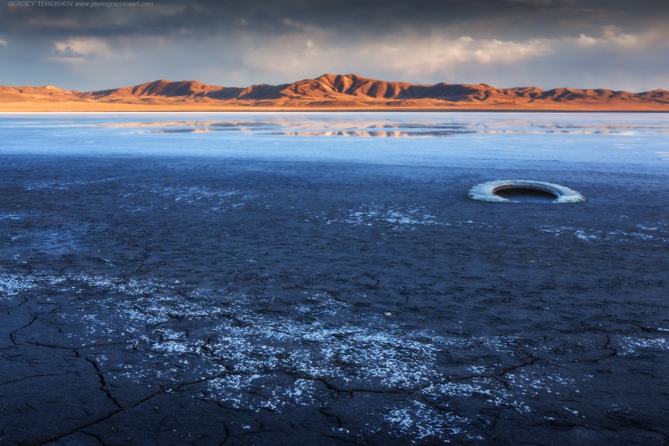 Озеро хана. Озеро Тузколь. Озеро соленое Магадан. Озеро соленое Магаданская область. Озеро туз коль.