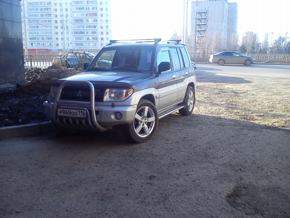 Mitsubishi pajero pinin 2004