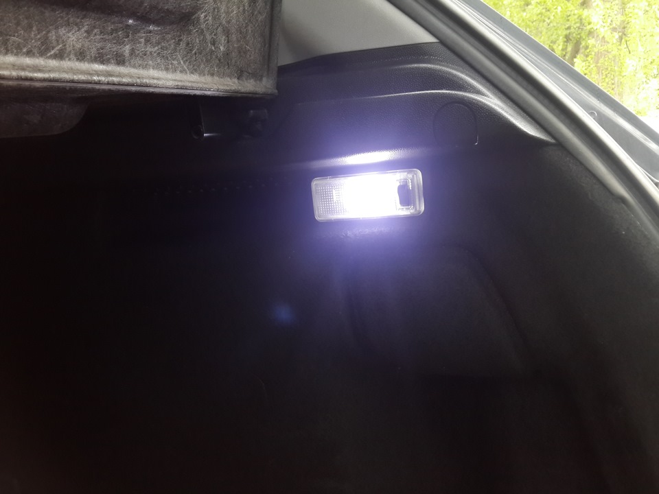 замена лампочки подсветки багажника mazda 3