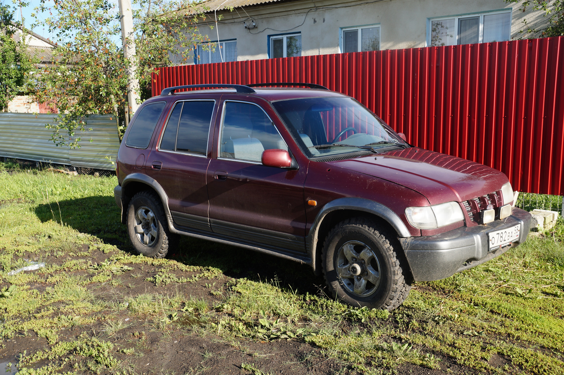 Фото kia sportage первого поколения