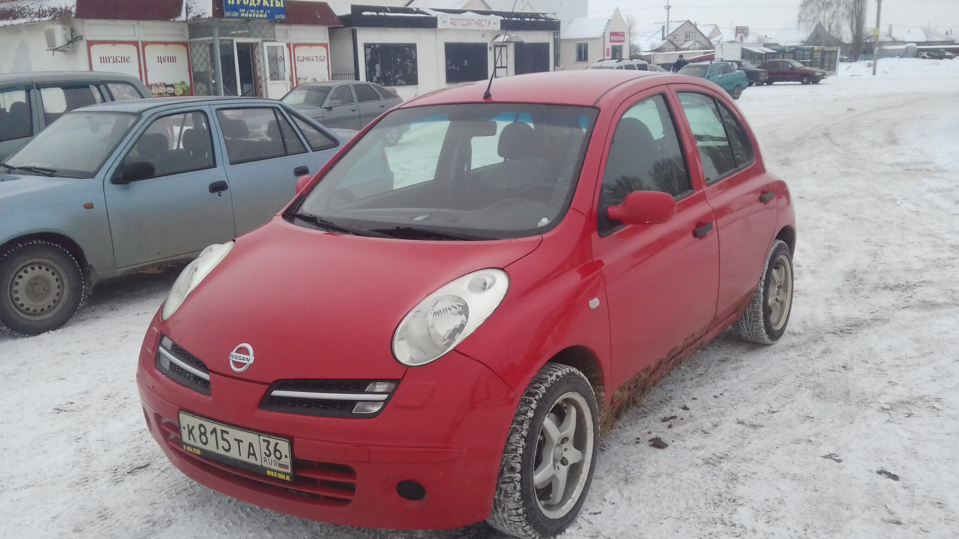 Nissan Micra k12 красная