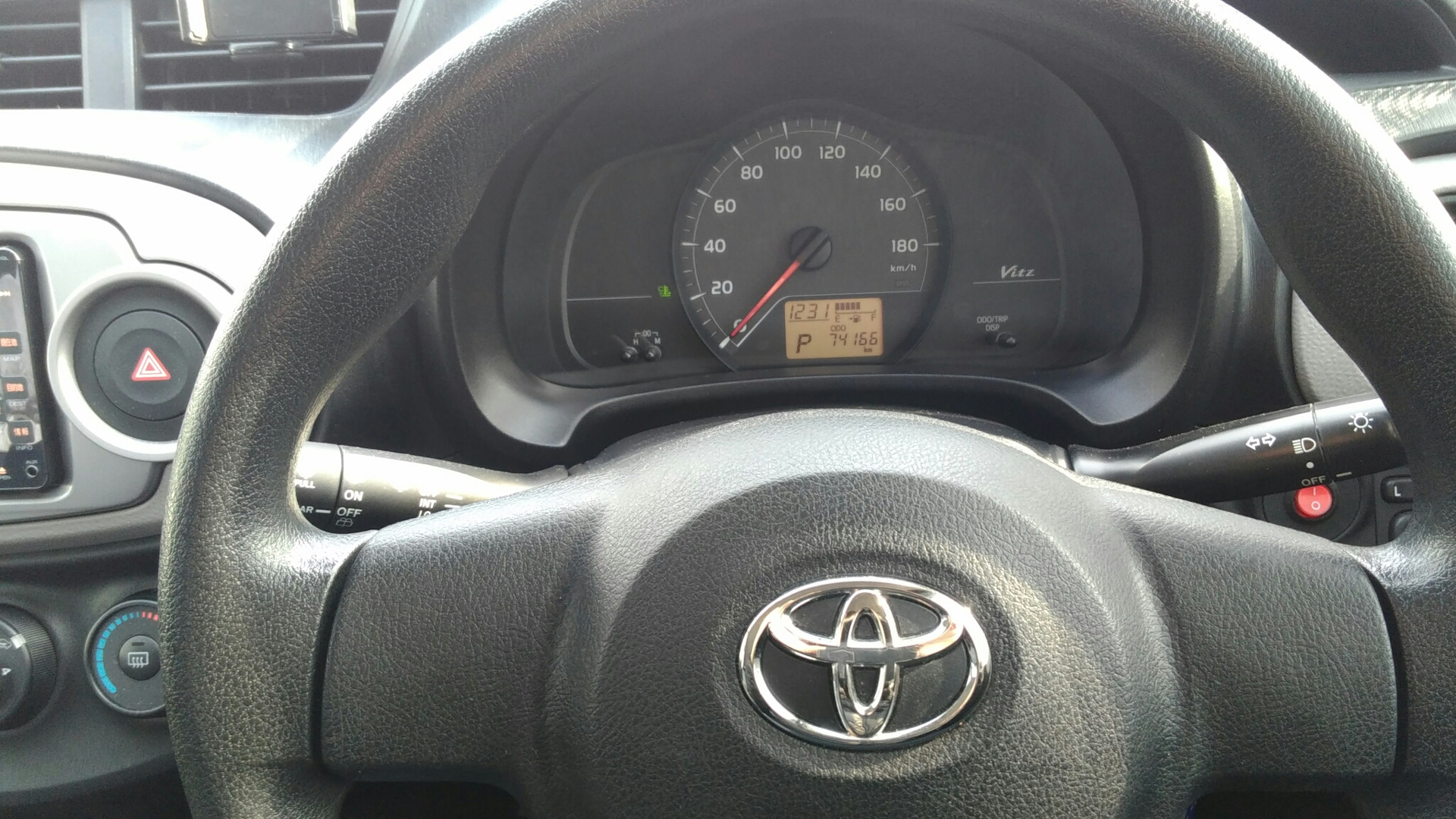 Спидометр с тахометром — Toyota Vitz (130), 1,3 л., 2012 года ...