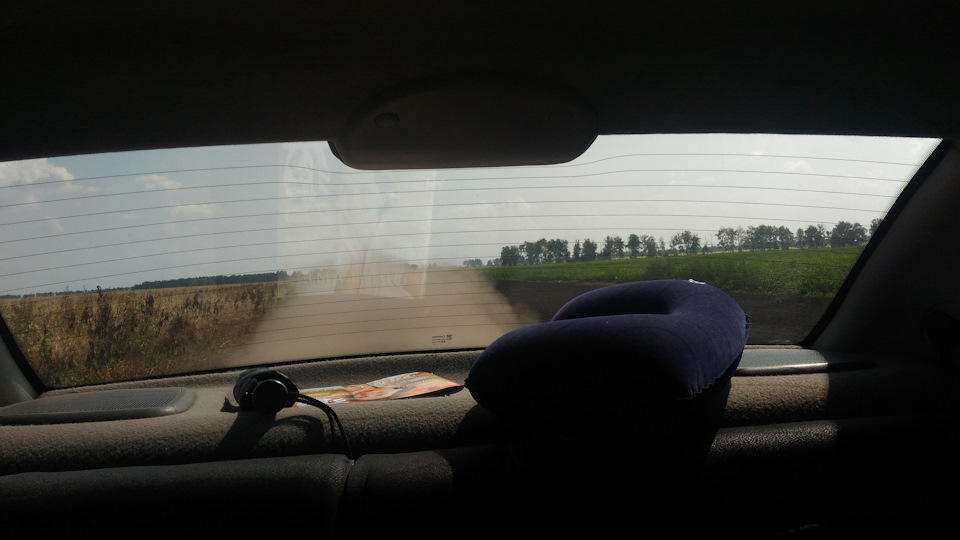 Черное наследие прячется в траве. — Lada Калина седан, 1,6 л, 2010 года ...