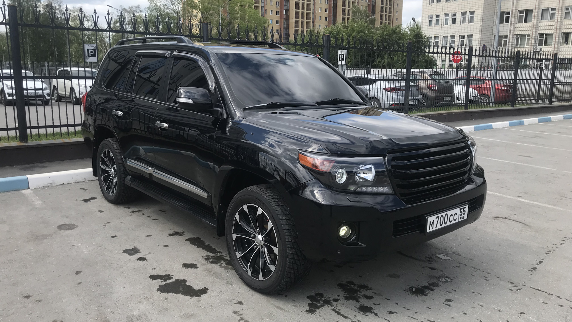 Продажа Toyota Land Cruiser 200 2012 (дизель, АКПП) — с историей  обслуживания — DRIVE2.RU