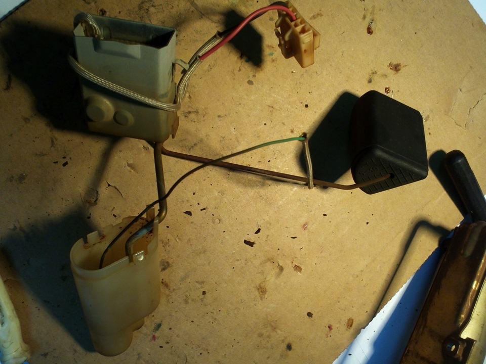 36. Не горит лампа минимального уровня топлива — Toyota Corsa (4G), 1,5 ...