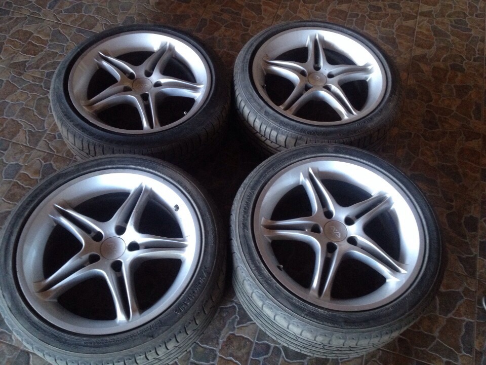 Шины vredestein ultrac sessanta. Диски rota grid r17. Одинаковые шины. Разные шины на оси. Одинаковые шины.