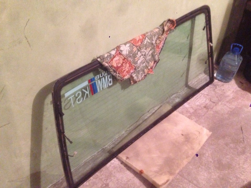 Замена заднего стекла на стеклопакет. — BMW 7 series (E38), 4 л, 1995 ...