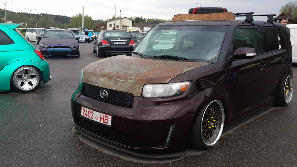 Scion XB 2