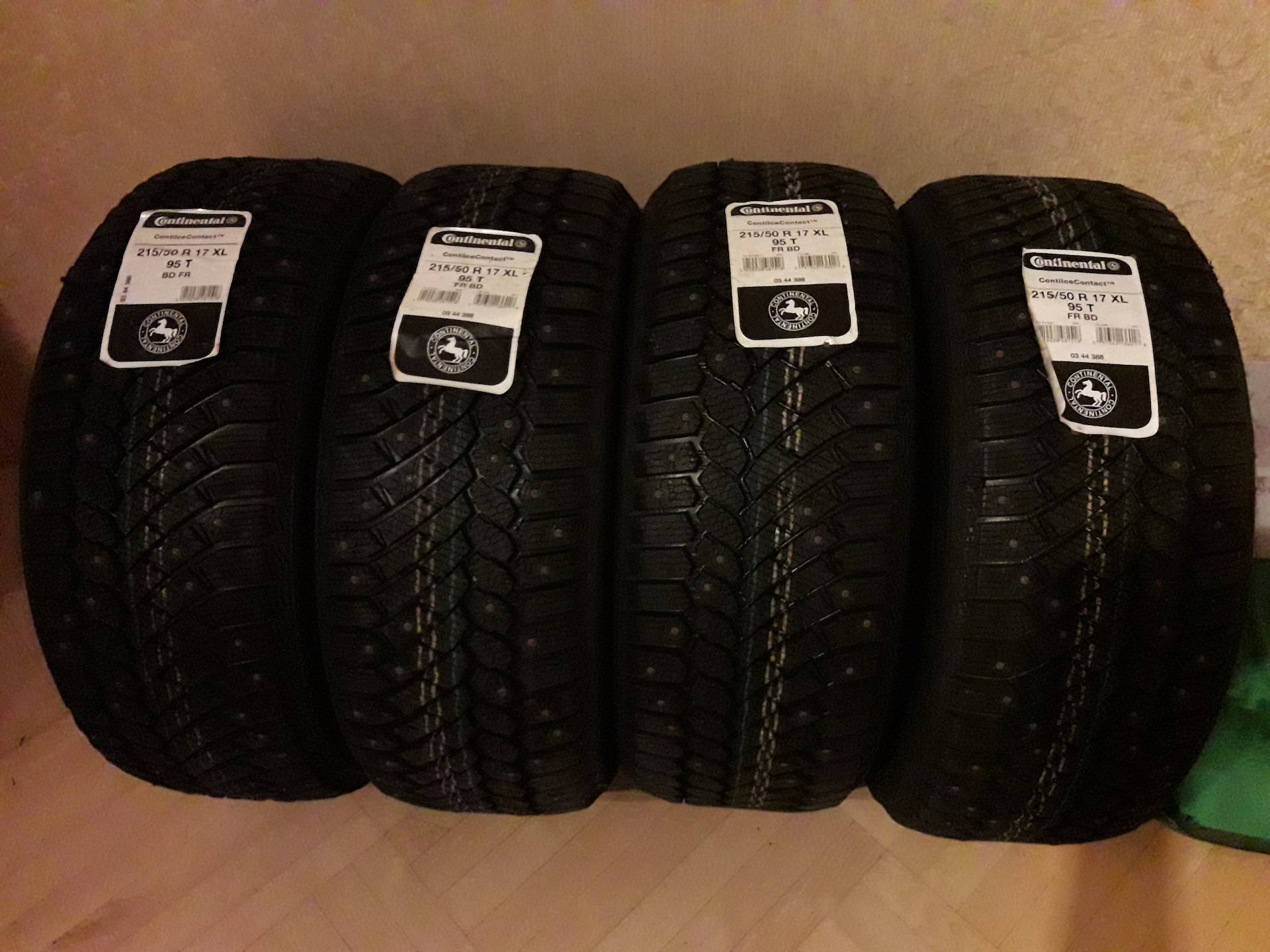 Купить шины в краснодаре новые. 215/50r17 Doublestar dw01 95t шип. Headway 215/50 r17 hw503 95t шипы.