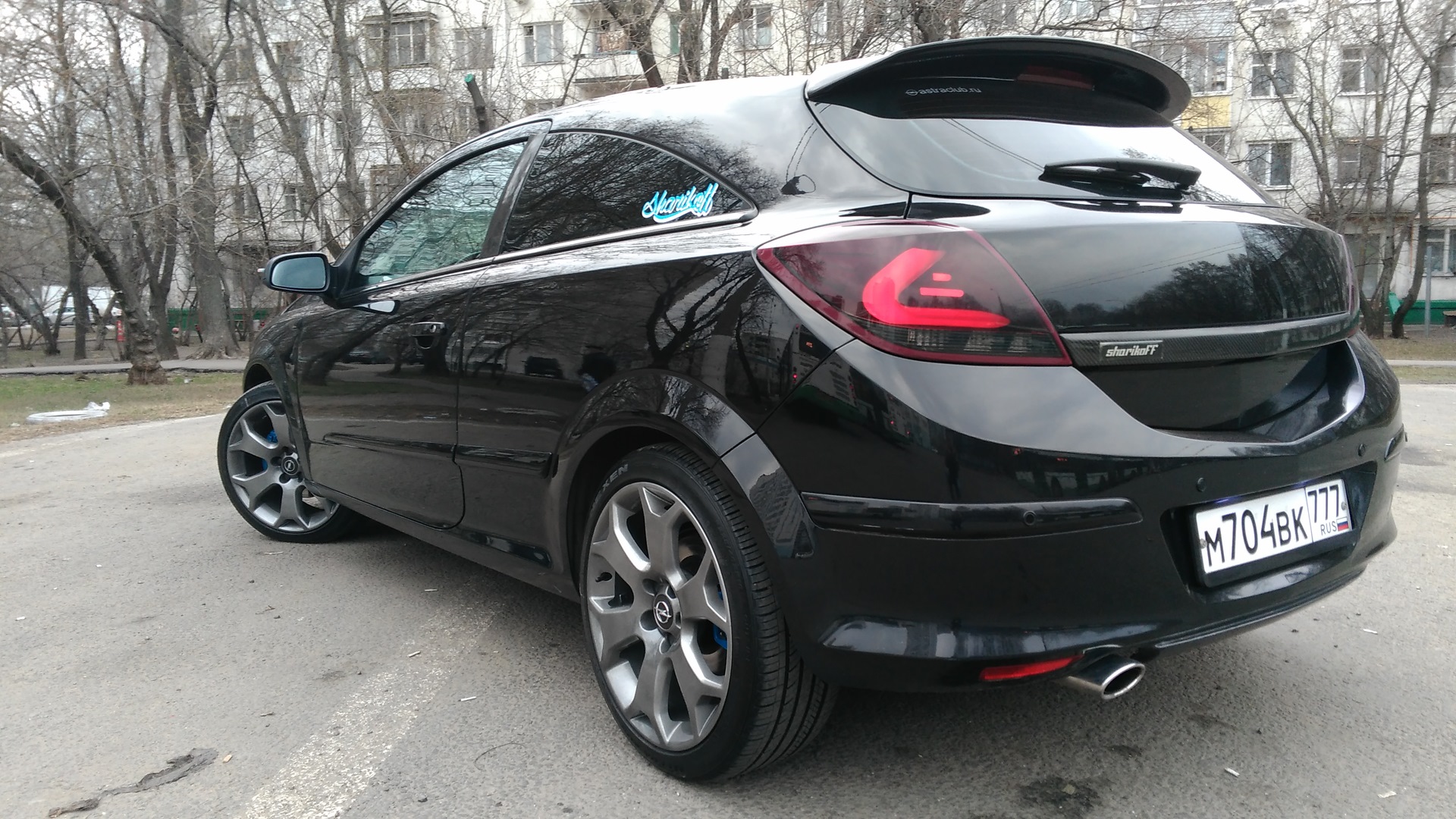 Opel astra h задняя. Opel Astra h GTC. Dectane Opel Astra h GTC. Dectane CARDNA Opel Astra h GTC. Черная крыша Опель Астра h GTC.